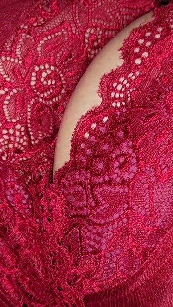 Zapanjujući trenutak iz "Indijskog seks videa prekrasne domaćice sa šogorom Desi Bhabhi seksom"