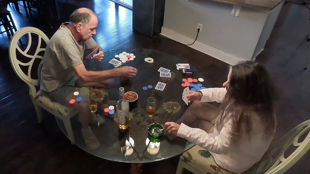Amelies Strip Poker Part 1