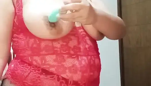 Aku dientot habis-habisan sama mainan seks favoritku