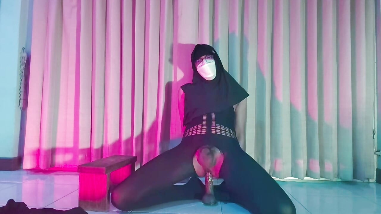 hijab student masturbation