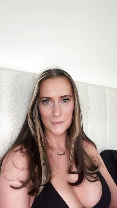 Milf Anh Quốc Ngoại Tình Nói Bậy ASMR JOI