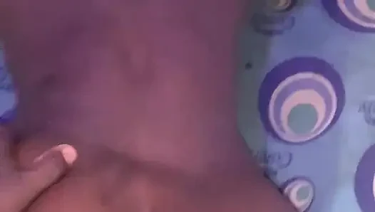 Çok iyi sikişiyor, amcığı çok kremsi
