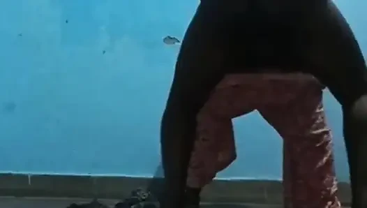 Yangzi mia khalifa gibi amını siktirmek istiyor