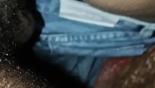 Pantat besar desi disetubuhi keras oleh saudara tiri