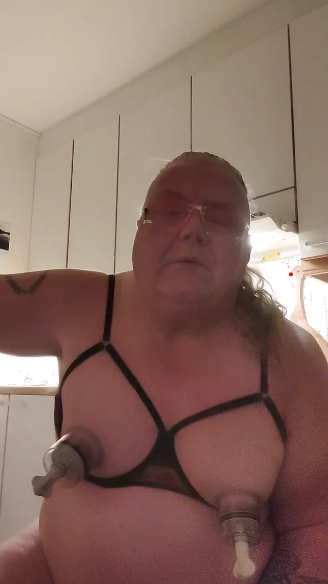 Gangstazz titty pump show, fat Belly Big Ass, dildo In the ass