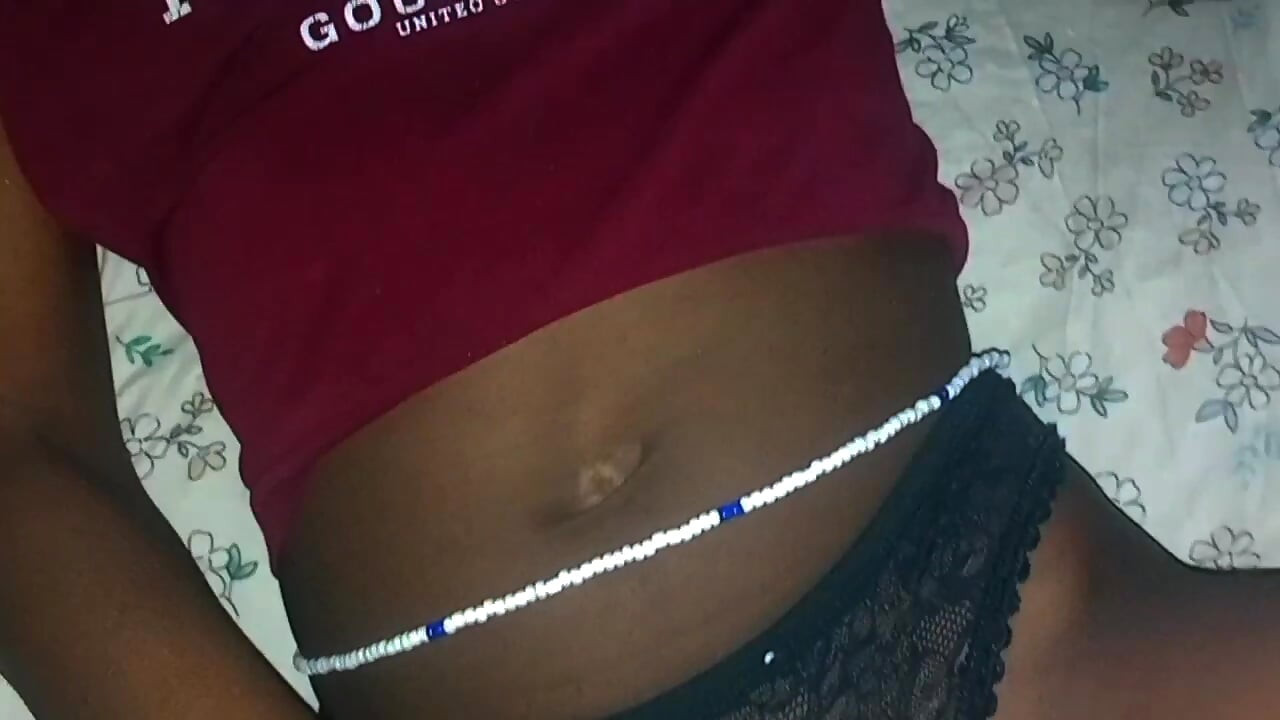 Gece yarısı sikilmek istiyor