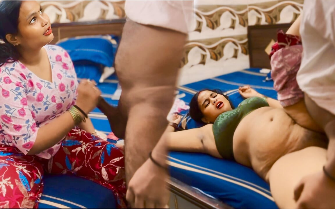 Fata desi de vânzări este pe deplin folosit în proces dur al ei secret sex cream