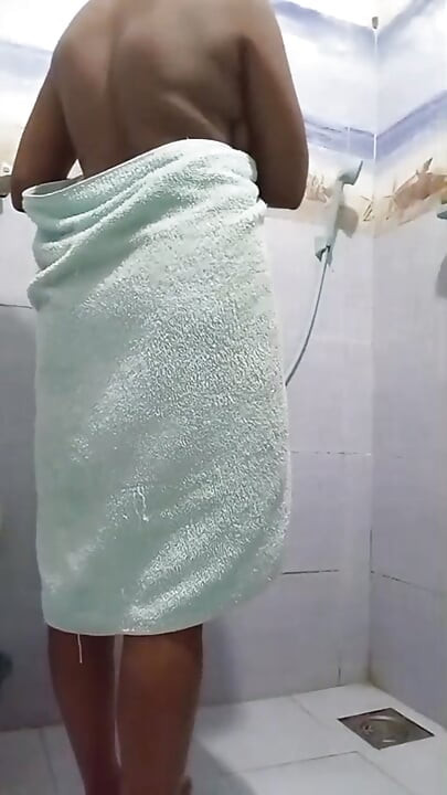 Sri lankan campus girl bathing