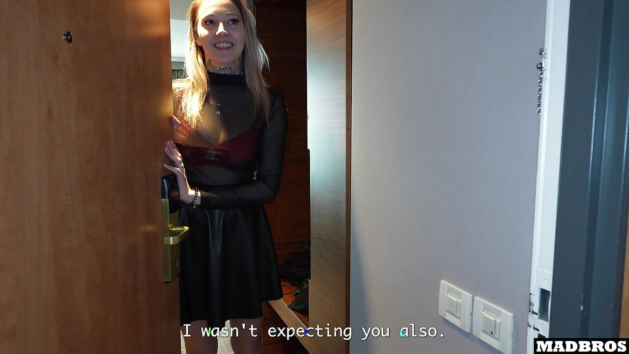A French Blonde Cheats AGAIN On Her Boyfriend By Inviting At Home The Guys Who Pounded Her In Anal and DP Before !!!