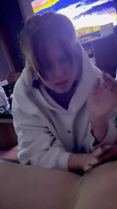 18 Year Old on Her Knees Blowjob
