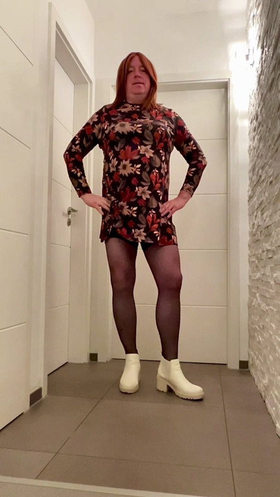 Nicki-Crossdress sexy Dress, Stockings, Boots
