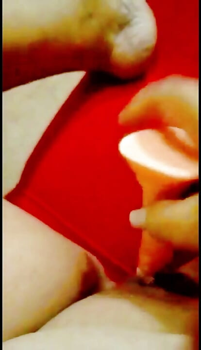 Alone at home, everyone's gone and I don't even have a cuckold to visit me. Does anyone want to fuck me?