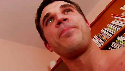 Трахаю тугую задницу моей сводные сестры