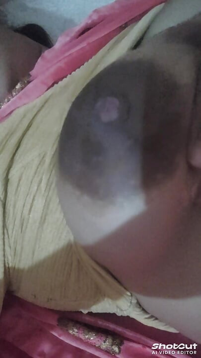 Bhabhi ji ke milky bubu rasili bubu Milky boobs