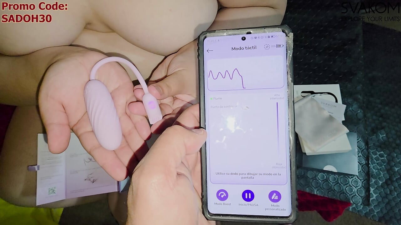 With the "PLUME" vibrator from SVAKOM, I make my holes vibrate while they are being destroyed