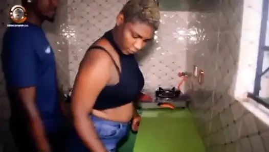 Memek cewek sange ini dientot habis-habisan sampai muncrat di dapur