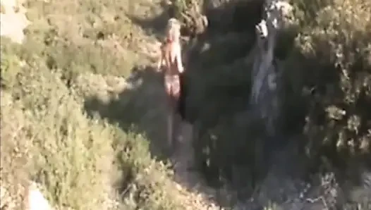 Berjemur naturist