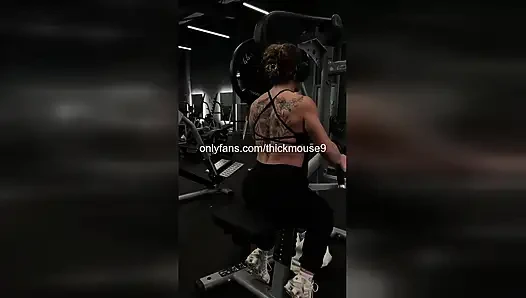 Tiktok genç kızın amcık kayması: kazara bakire maruziyeti!