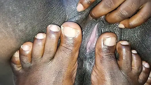 Kirli Ayak Sikişen Vagina Temizleniyor Ta ki Boşalana Kadar