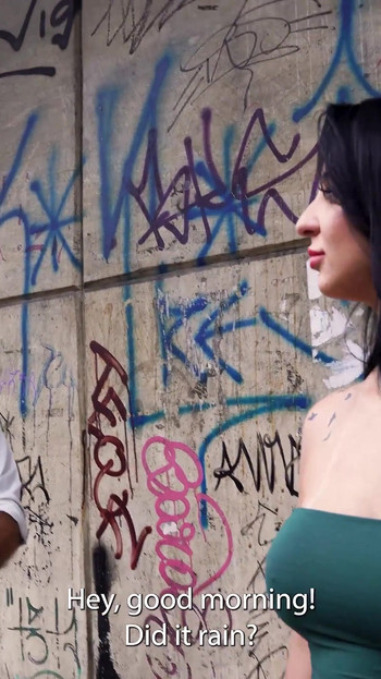 Prsata lepotica pokupljena za grubi analni seks