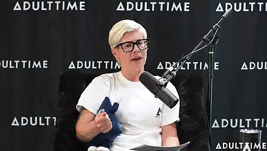 Cami Strella überlebt einen Kult, Tiktok-Ruhm & Nicht-Monogamie | der Erwachsenenzeit-Podcast