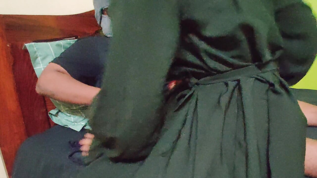 Beautifull Malaysian Hijab Girl Love to Move on Top of a Big Dick