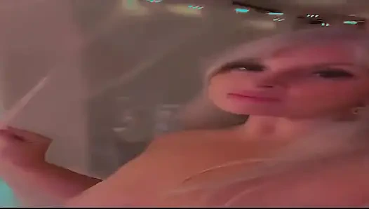 Tolong sedikit privasinya