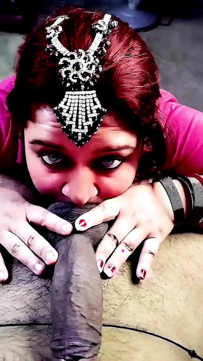 Cô vợ Xinh đẹp mắt xanh Bengali Ấn Độ với ông chủ văn phòng