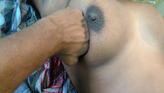 Tamil aunty nandhini lớn ngực