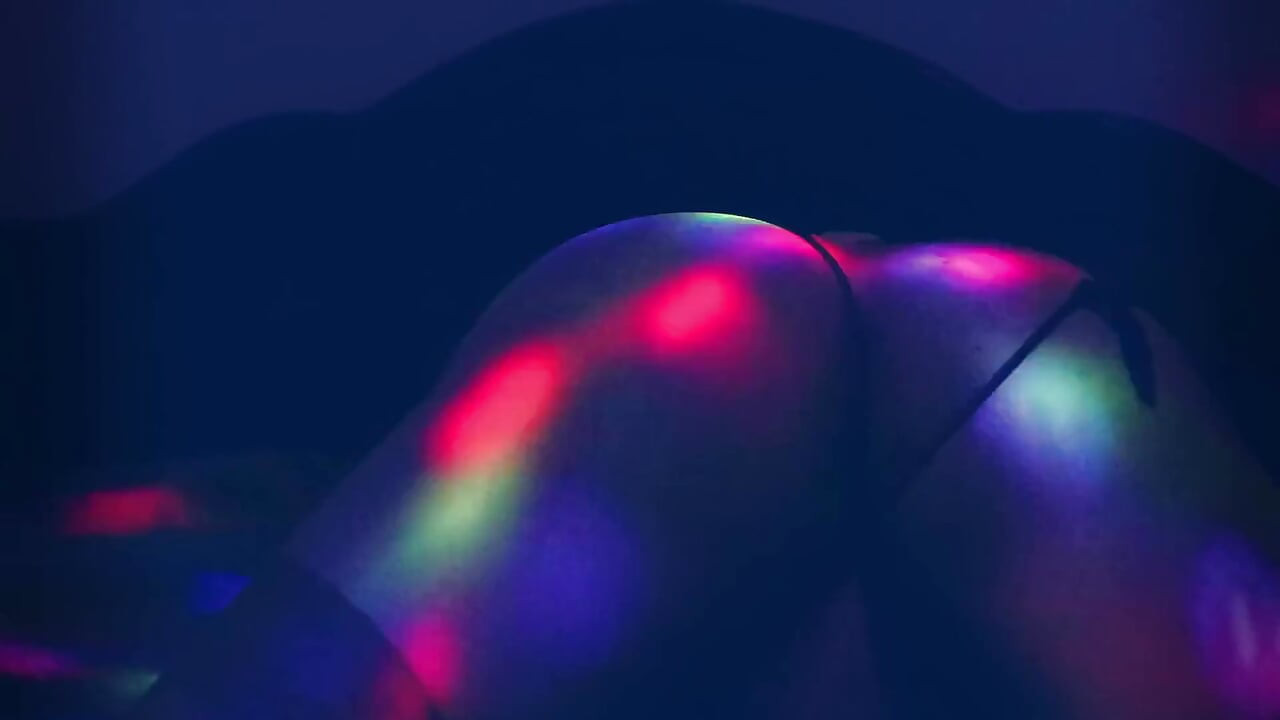 Hot Ass Wiggle, Enjoy Watching My Hot Ass That Desires You