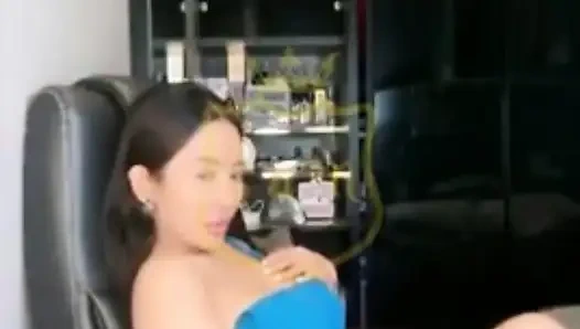 Live streaming di panggilan video mr koncil