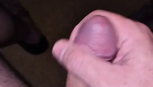 Bugün çok fazla penis yok ama boşalıyorum