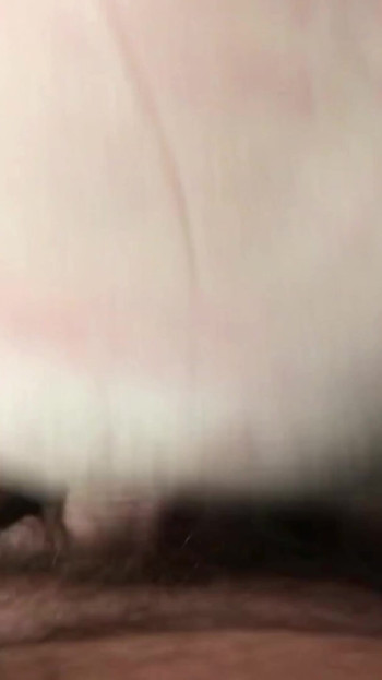 Momento da condividere da "Per favore! Ho bisogno di te! Il mio clitoride è prurito così tanto ... Grattami il clitoride con la testa del cazzo. Sborrata dentro."