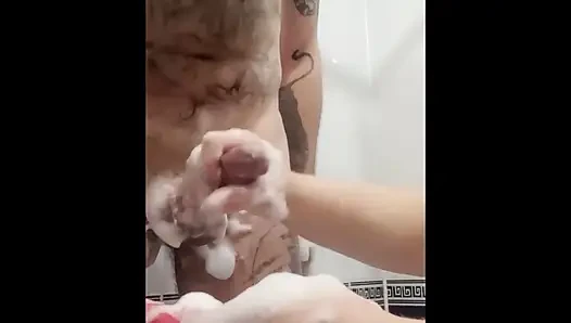 kommender schwanz, sperma in mund auf gesicht und titten