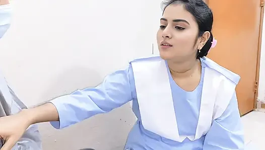 Video seks murid cantik Bengali India di rumah guru.
