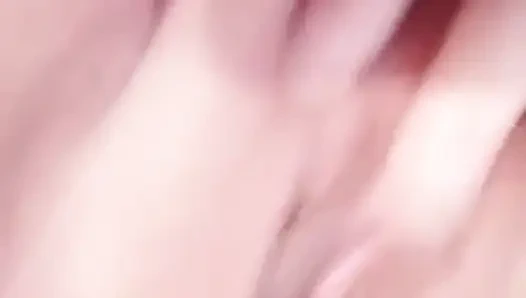 Ateşli azgın anne boş zamanı varken mastürbasyon yapıyor