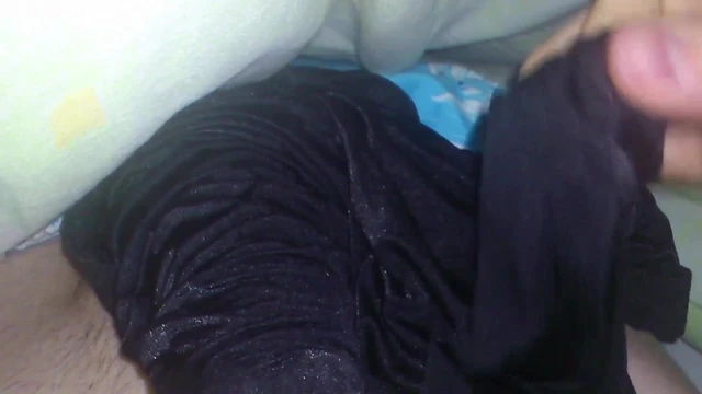 Glossy satin pantyhose handjob cumshot
