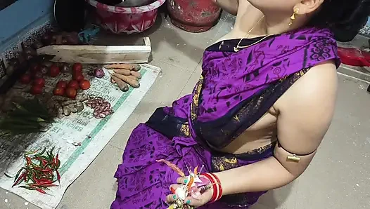 Хардкорный секс индийской домохозяйки в кухонной комнате с другом ее мужа