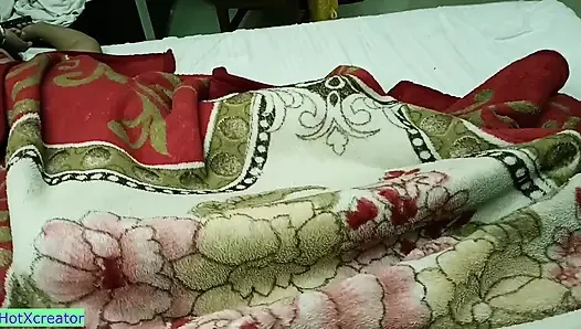 Genç üvey erkek kardeş evli üvey kız kardeşe karşı sabah seks! Ateşli seks