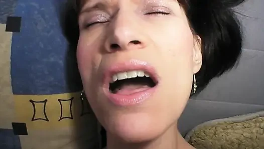 Анальный трах худенькой шлюхи
