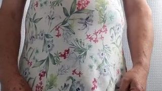Mi sexy esposas mi marido vistiendo camisón