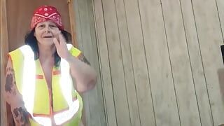 This Horny Construction Worker Picks up Trash N Lets U Bend That Ass