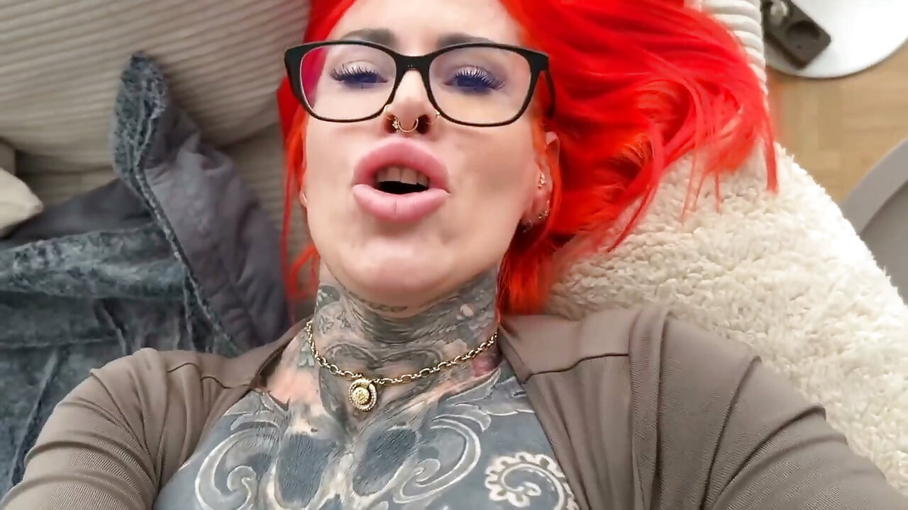 Carpet Slut Picked up From the Furniture Store: Ao Fuck Until She Runs