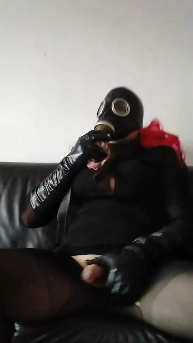 Gas Mask Pp Leather Belt Around the Neck and a Big Load