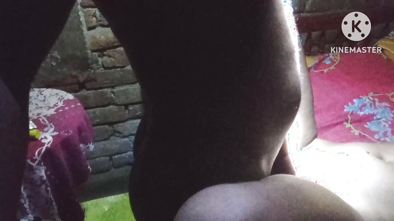 A Bangladeshi boy  very very hot her stepsister and he very spicy