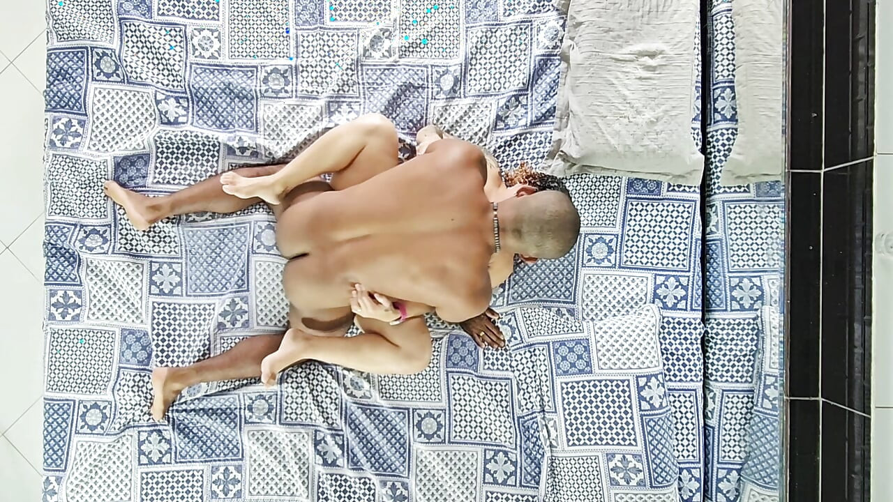 Varm anal med en stor rumpe og en tykk kuk Jeg tok denne varme rumpa for å bryte inn i hele rumpa hennes med dobbeltsug