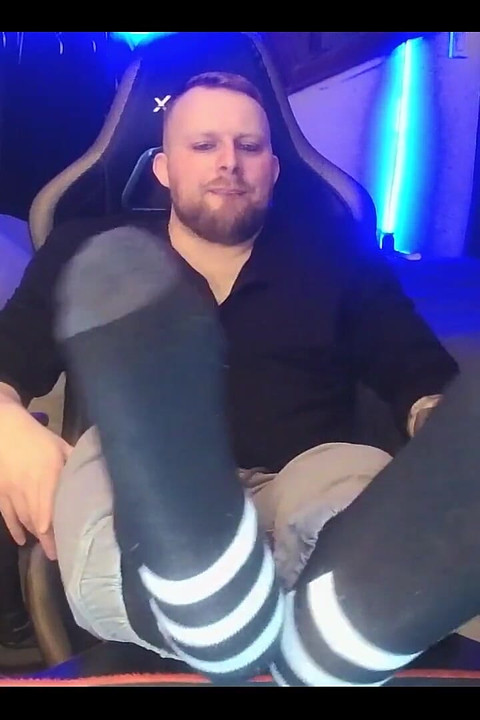 If You Partake, Enjoy My Feet.) You Can Even Cum on Them if You'd Like.