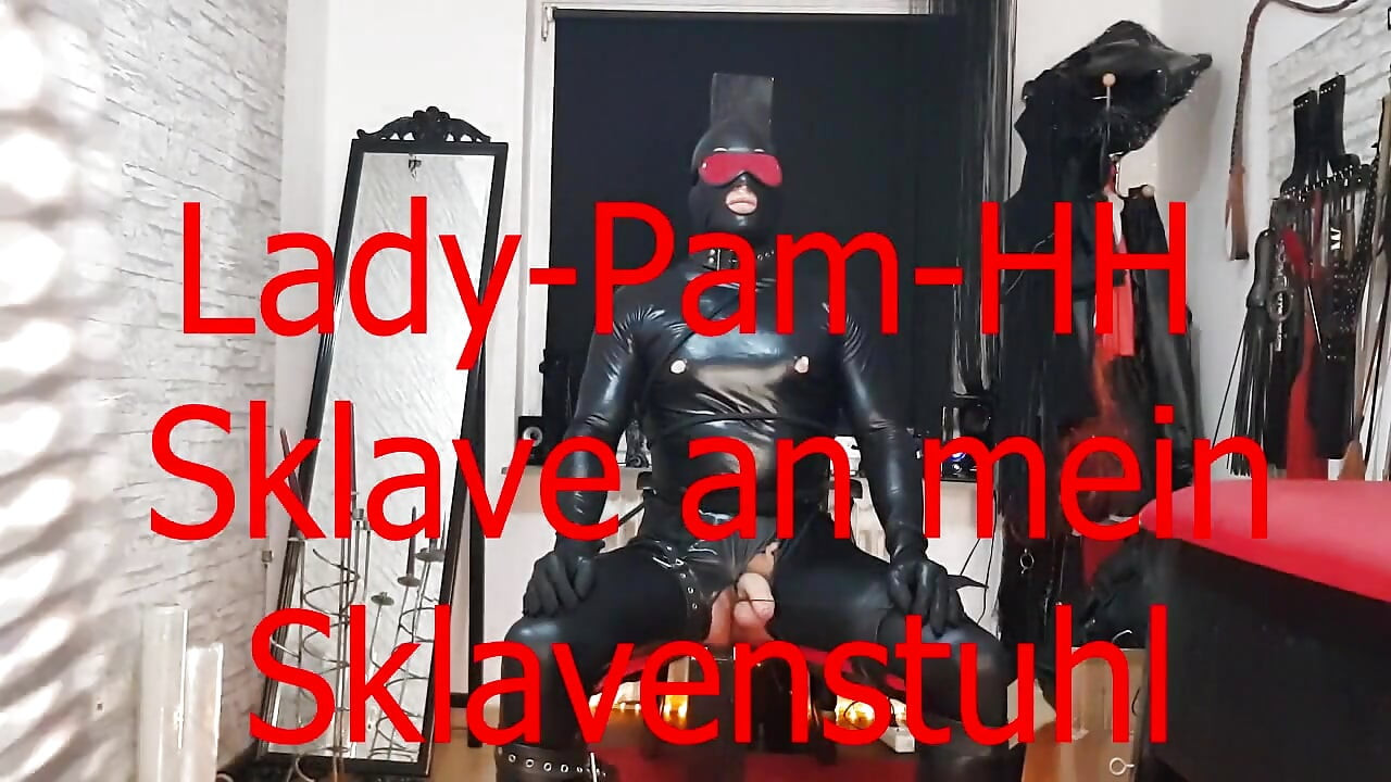 Đinh tán cao su vắt sữa mạnh bởi domme vú to trêu chọc