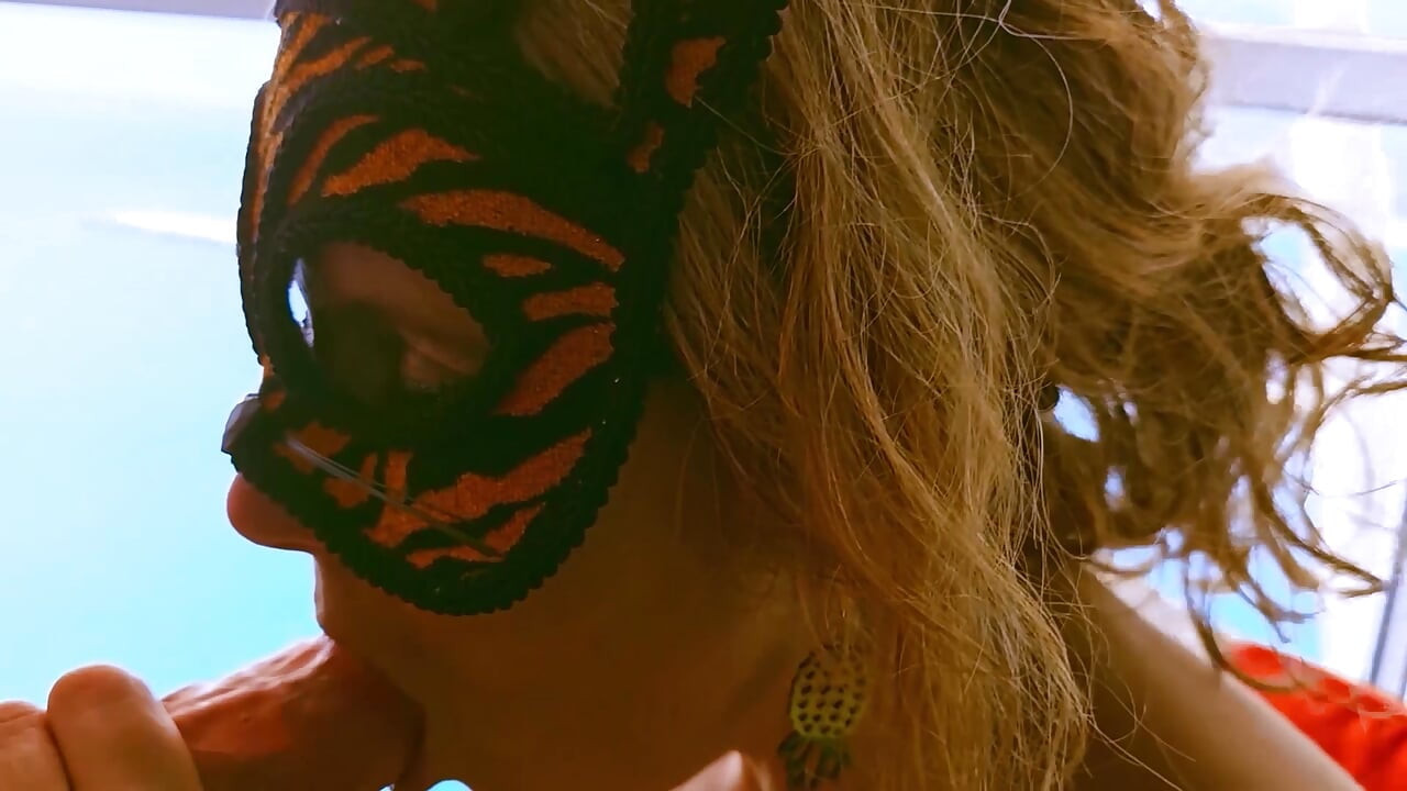 Amatuer Curvy Cocksucker Mature Step Mommy Addicited to Sucking Big Dicks