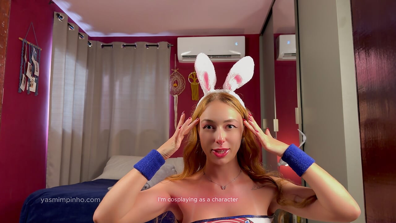 Hot girlfriend does naughty Lola Bunny cosplay
